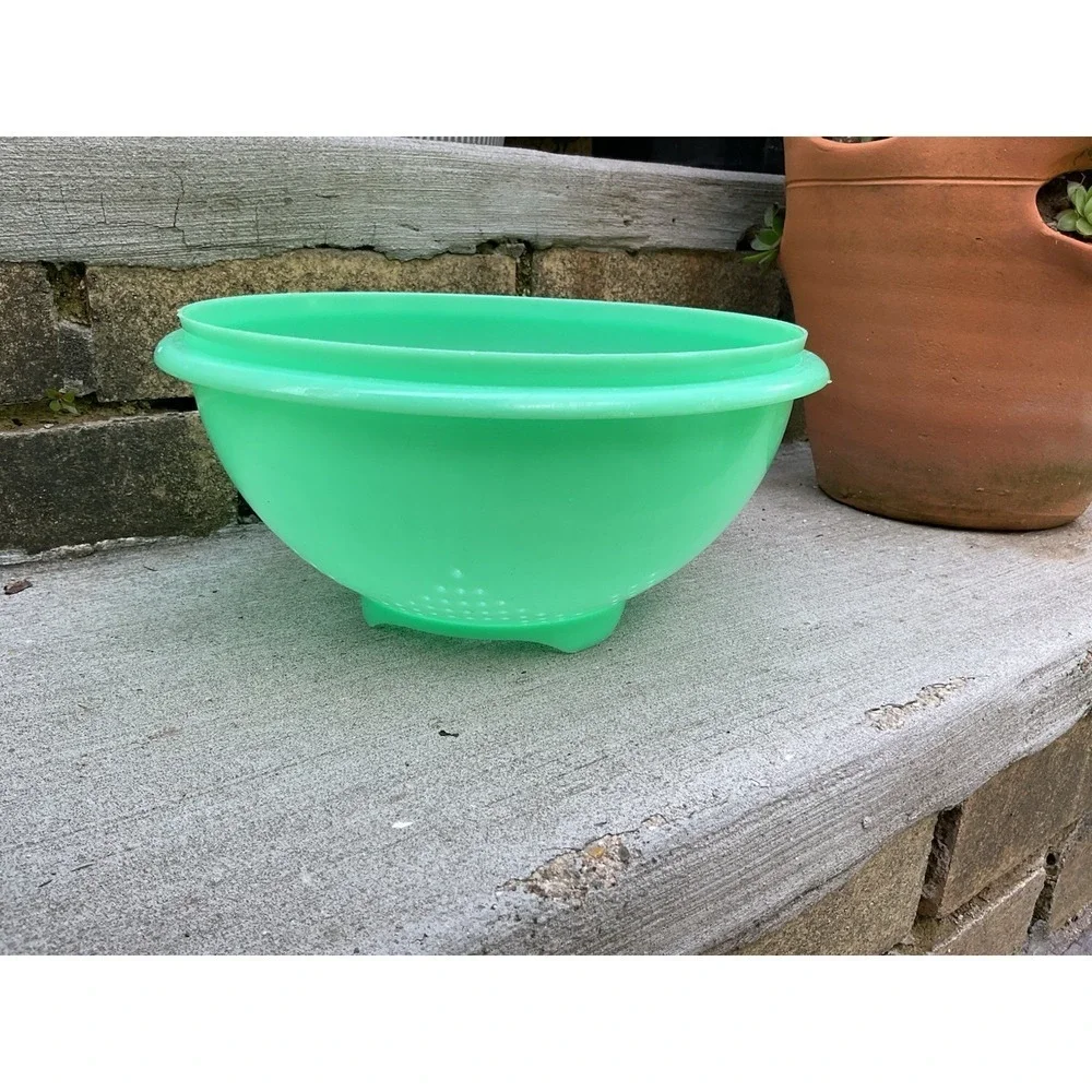 Tupperware Jade Green  Strainer Colander 339 Plastic Made in USA Vintage